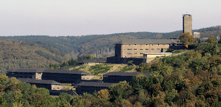 Die ehemalige „NS-Ordensburg Vogelsang“ im Nationalpark Eifel